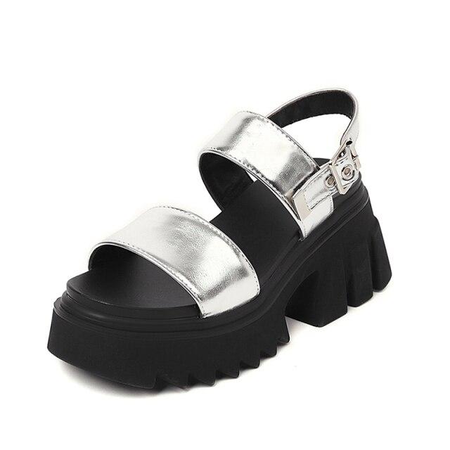 casual-summer-sandals-969321.jpg