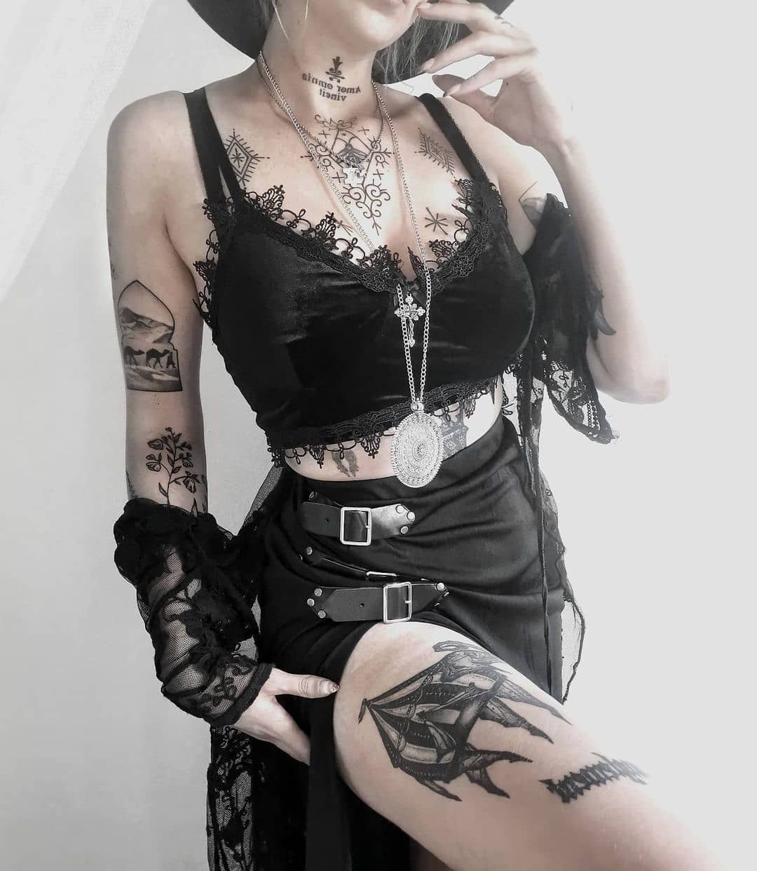 devil-gothic-top-608593.jpg