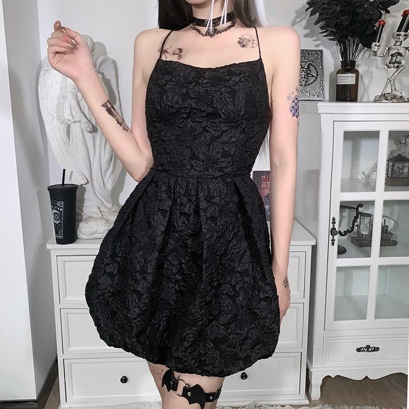 flora-summer-dress-536042.jpg