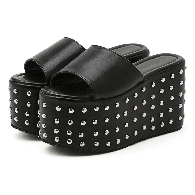 high-platform-slippers-810302.png