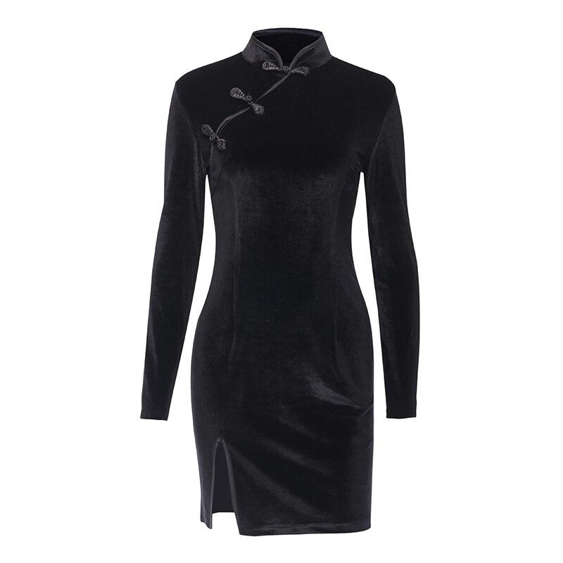 vintage-velvet-night-dress-984141.jpg